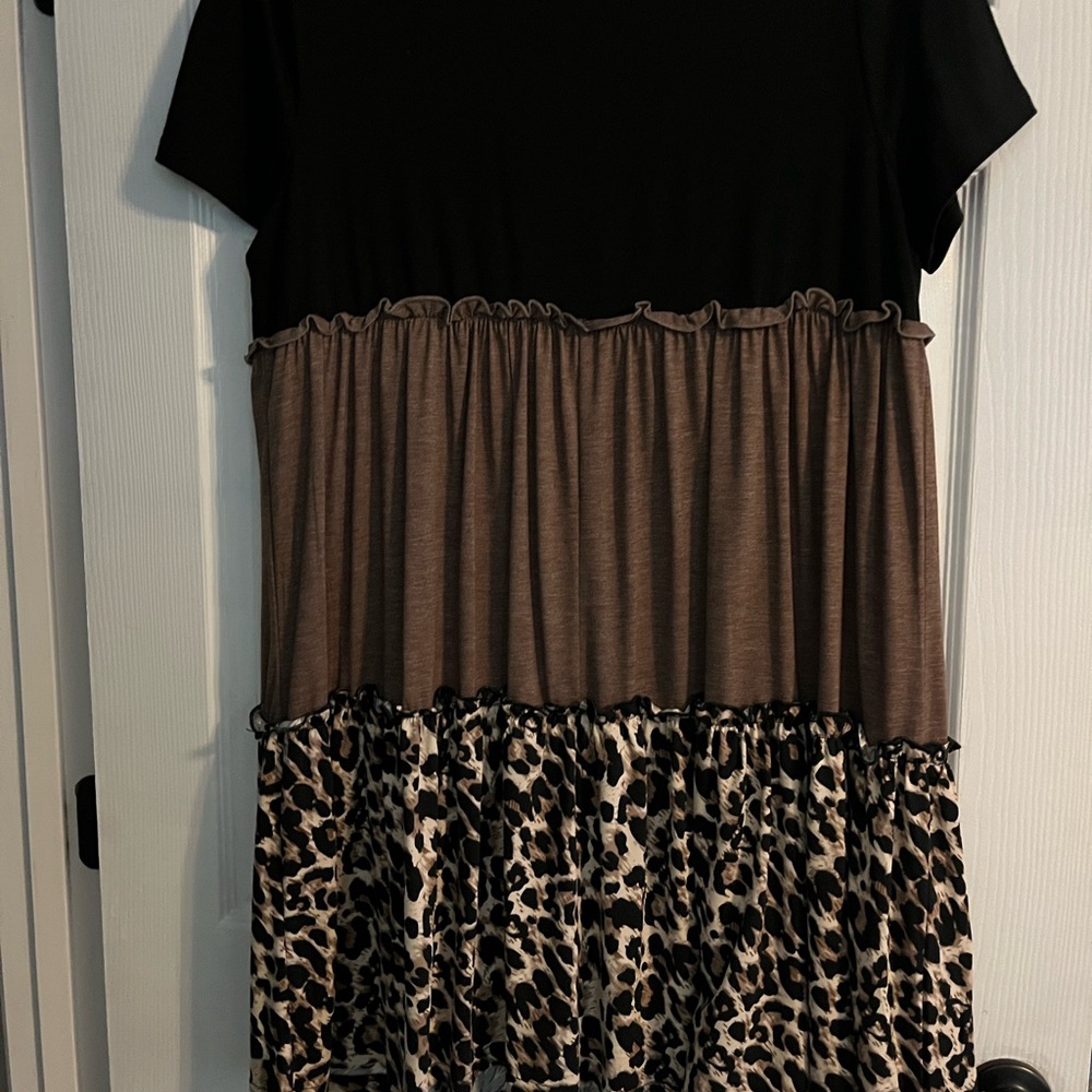 Chic Black and Brown Leopard Print Midi Dress